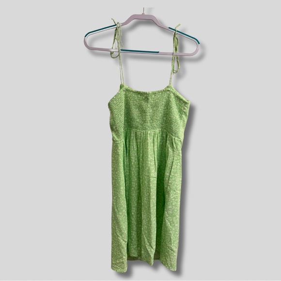 NWT Old Navy Light Green Floral Summer Dress - Picture 2 of 2